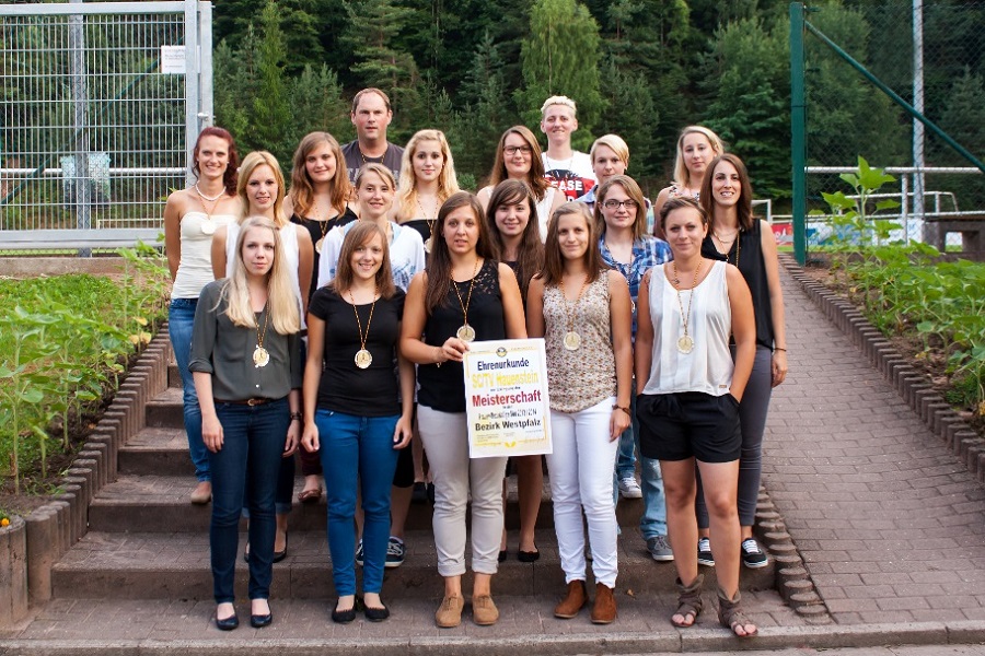 SCTVH_Frauen_2013-2014_Ehrung.jpg