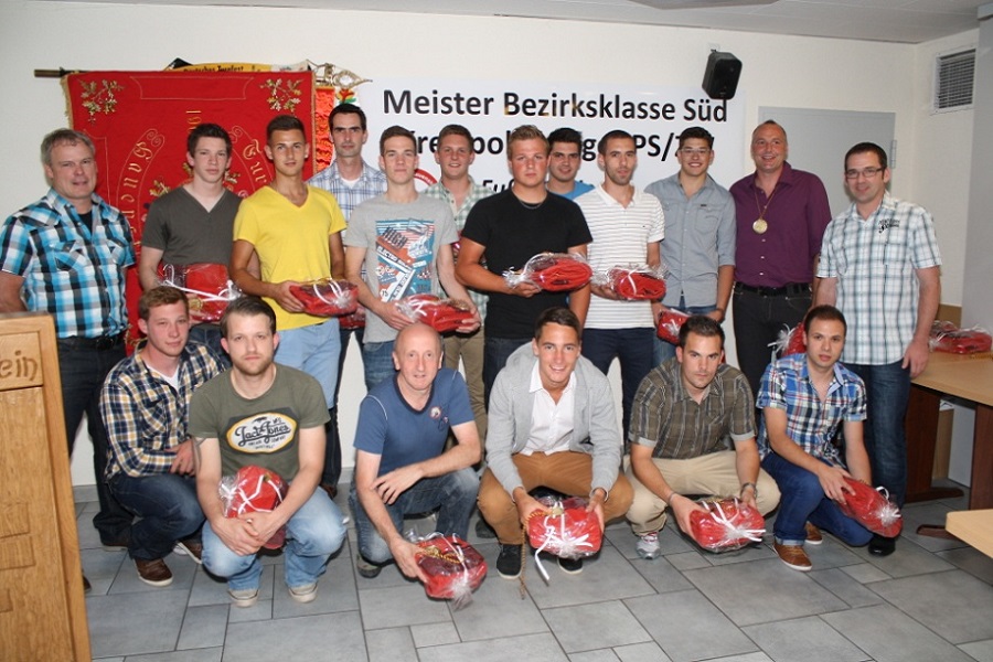 TVSCH_II_2012-2013_Meisterehrung.jpg